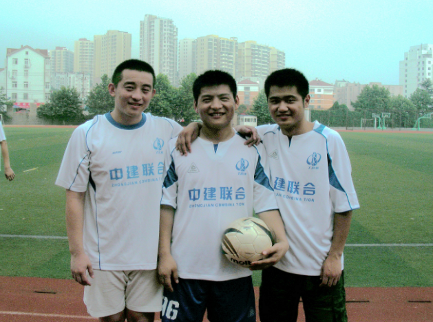 青島中建聯(lián)合足球交流賽(圖6) 青島中建聯(lián)合足球交流賽(圖6)