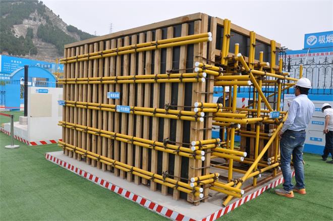 我公司組織人員赴濟(jì)南觀(guān)摩裝配式工地(圖2)