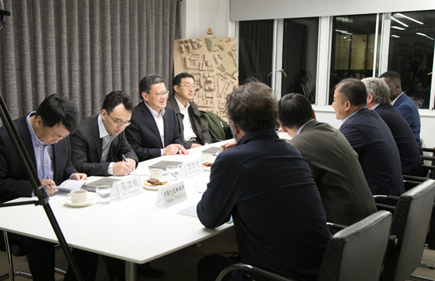 青島市長孟凡利對德才集團英國DC-HD設計院走訪調(diào)研(圖3) 青島市長孟凡利對德才集團英國DC-HD設計院走訪調(diào)研(圖3)