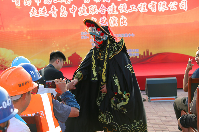 市總工會“勞動者之歌·共同的家園” 慰問演出走進(jìn)中建聯(lián)合(圖4)