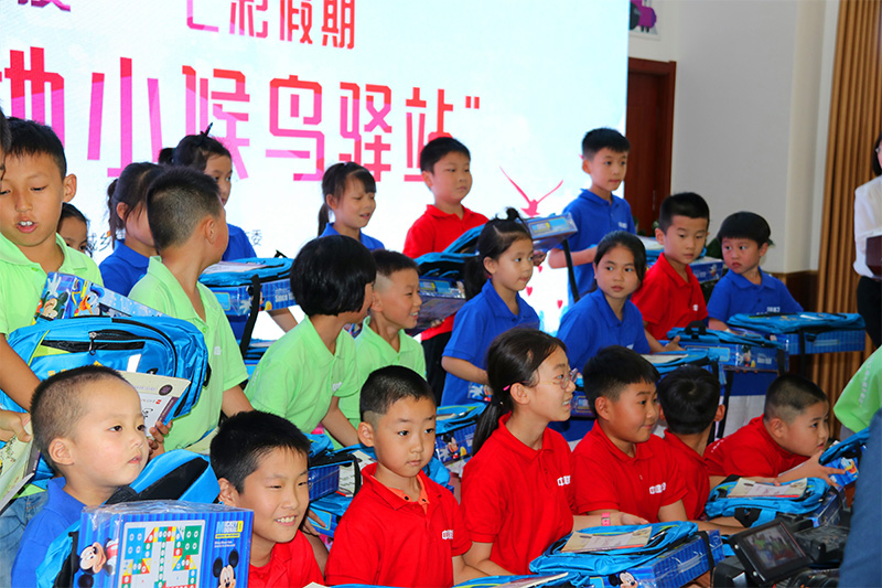 中建聯(lián)合承辦“牽手關(guān)愛，七彩假期”工地小候鳥驛站(圖2)