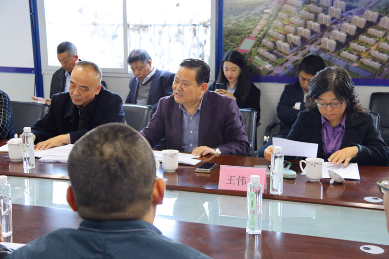 2018青島市重點(diǎn)工程勞動(dòng)競(jìng)賽暨“查保促”活動(dòng)在中建聯(lián)合東郭莊項(xiàng)目開(kāi)展(圖2) 2018青島市重點(diǎn)工程勞動(dòng)競(jìng)賽暨“查保促”活動(dòng)在中建聯(lián)合東郭莊項(xiàng)目開(kāi)展(圖2)