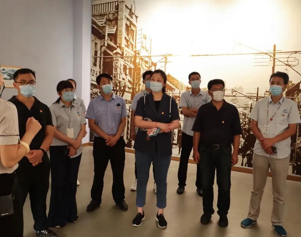 銘記黨史，砥礪前行|支部共建走進(jìn)青島市博物館(圖2)