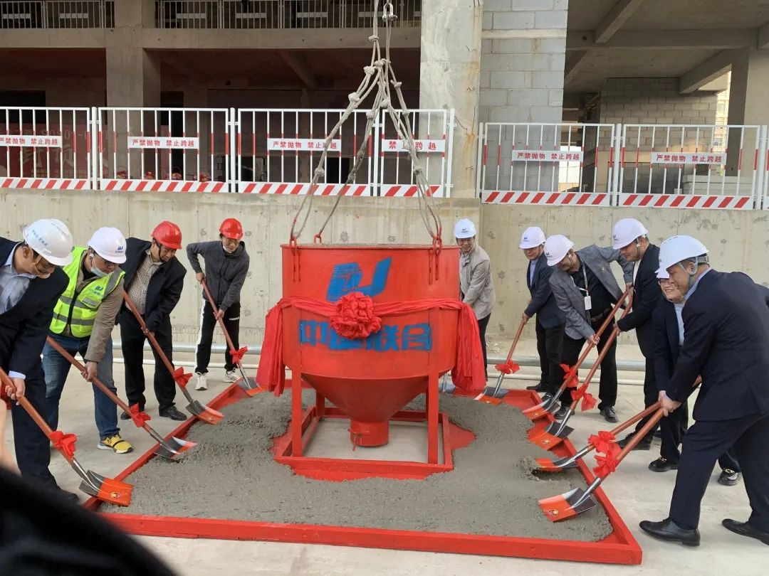 傾心匠筑，未來可期|德才創(chuàng)新中心辦公樓喜封金頂(圖3)