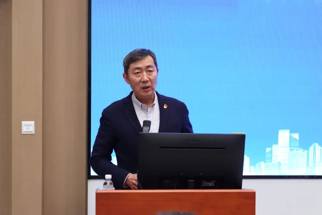 嶗山區(qū)建筑業(yè)協(xié)會換屆大會圓滿完成，中建聯(lián)合當選為會長單位(圖2)