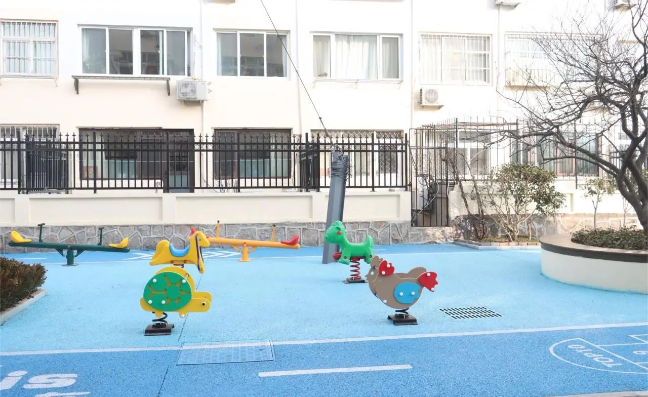 青島市城市更新和城市建設(shè)總指揮部對(duì)中建聯(lián)合市南區(qū)金湖路海洋特色街區(qū)項(xiàng)目開展觀摩(圖13)