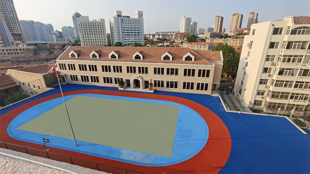 青島市市南區(qū)副區(qū)長(zhǎng)李宏建蒞臨青島七中北樓重建工程實(shí)地考察(圖3) 圖片