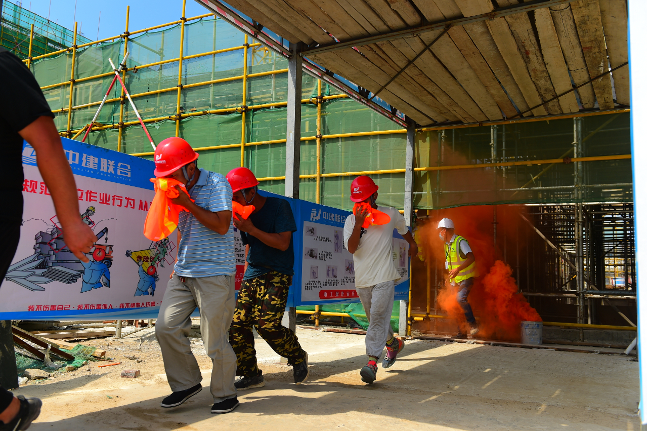 中建聯(lián)合承辦2021年嶗山區(qū)住建領(lǐng)域突發(fā)事件應(yīng)急救援聯(lián)合演練(圖6)